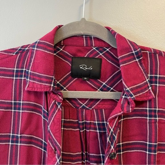 Rails Button Up Hunter Plaid Shirt in Merlot Navy White Sz XS EUC Red Blue - Picture 4 of 13